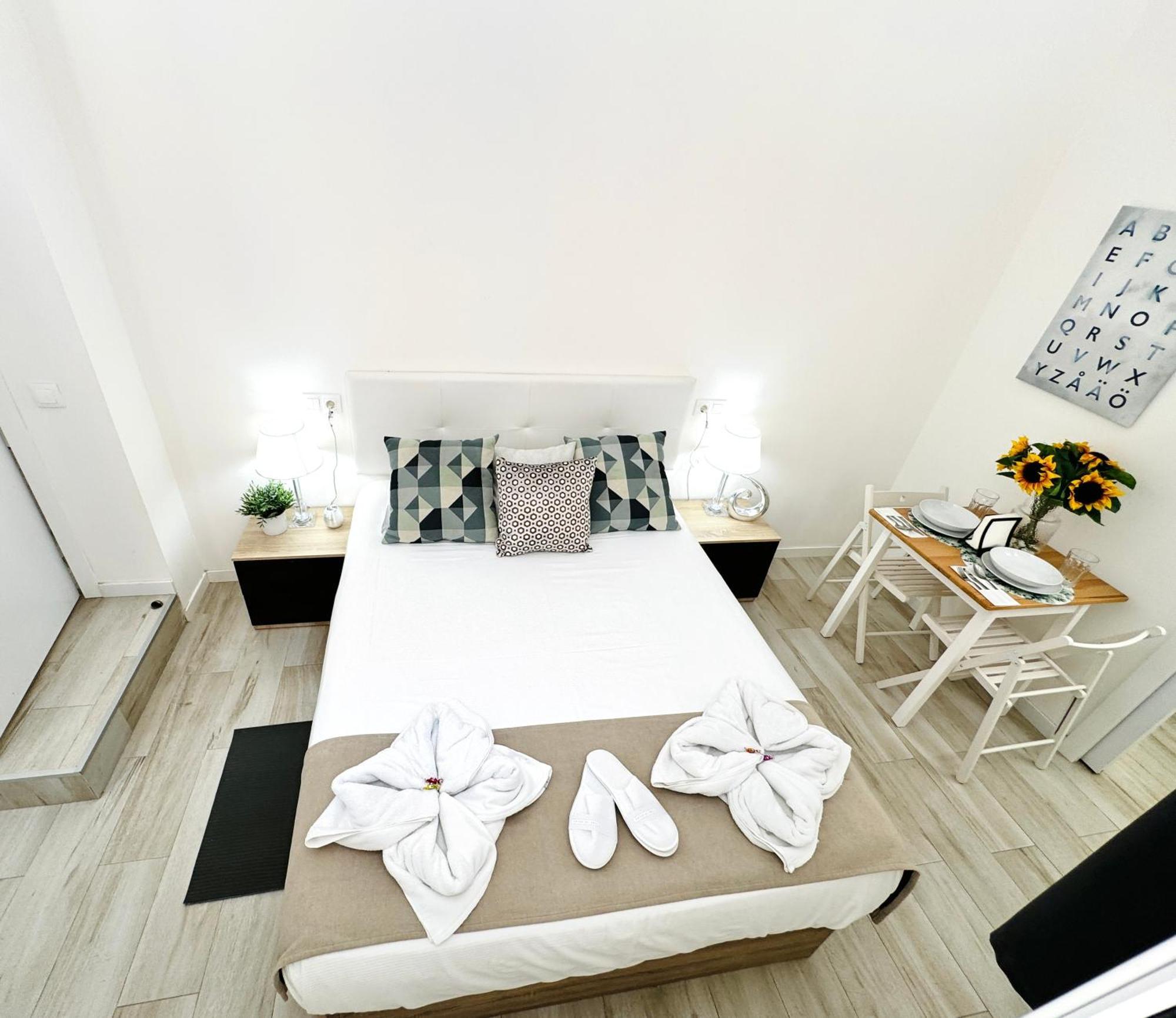 מדריד Cinco Torres Suites מראה חיצוני תמונה
