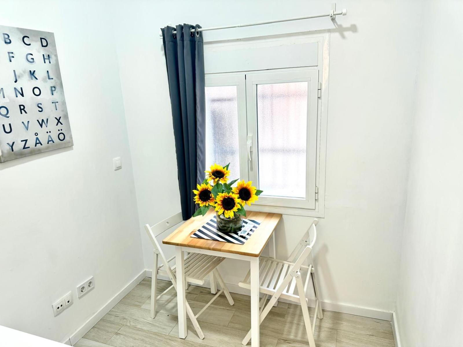 מדריד Cinco Torres Suites מראה חיצוני תמונה