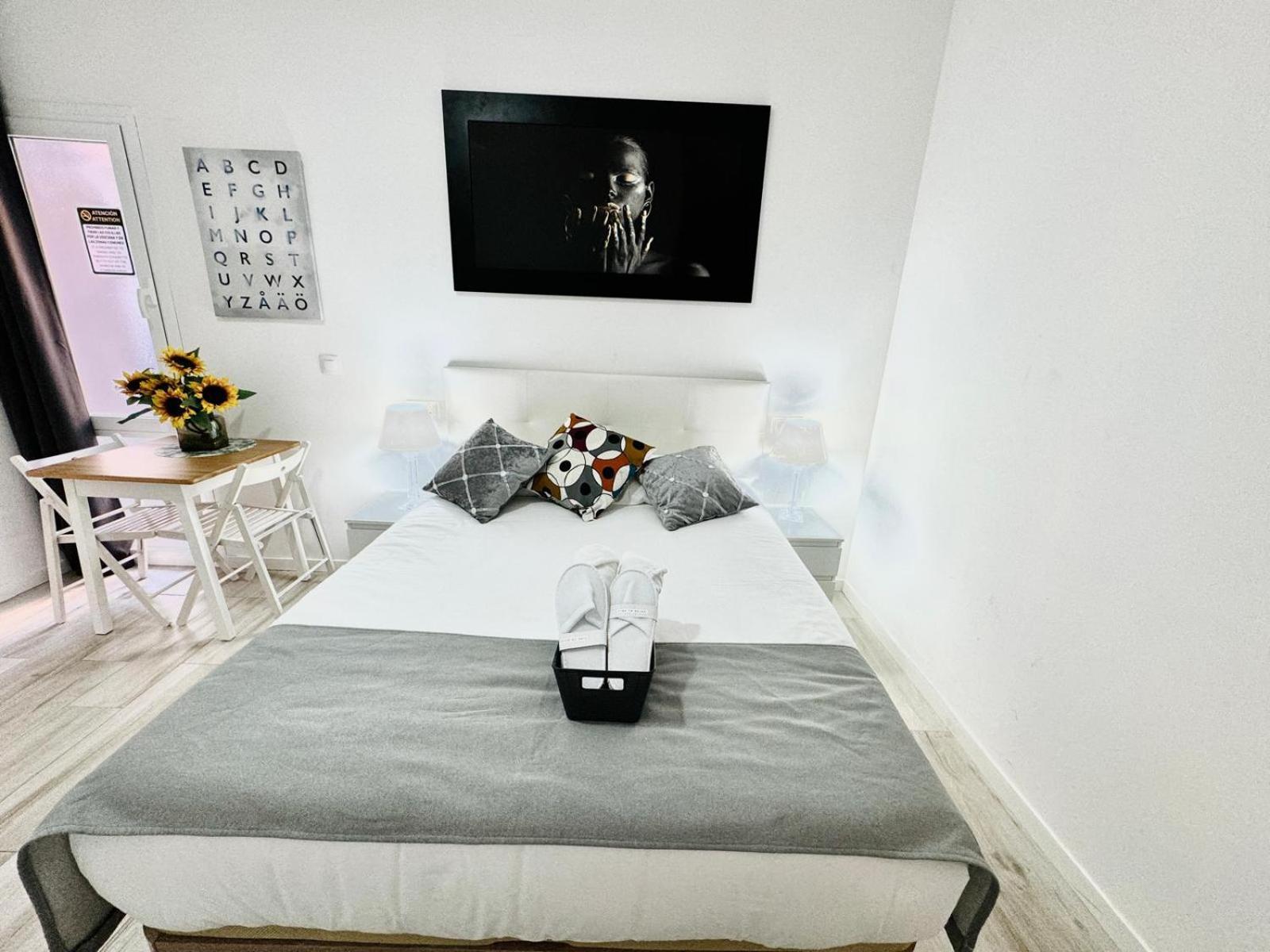 מדריד Cinco Torres Suites מראה חיצוני תמונה