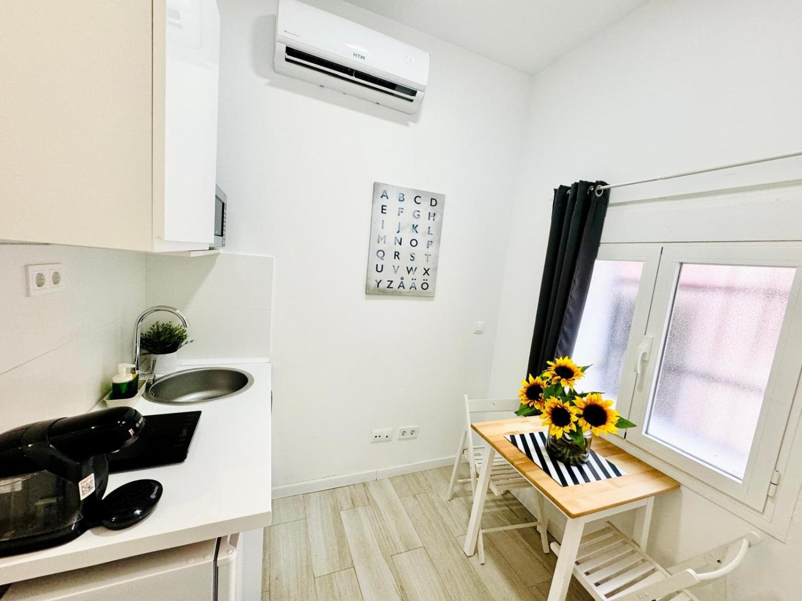 מדריד Cinco Torres Suites מראה חיצוני תמונה