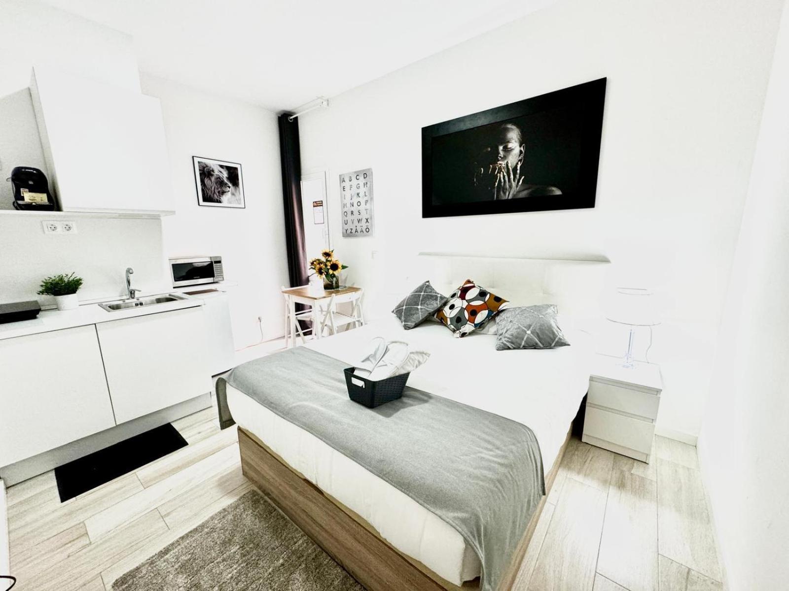 מדריד Cinco Torres Suites מראה חיצוני תמונה